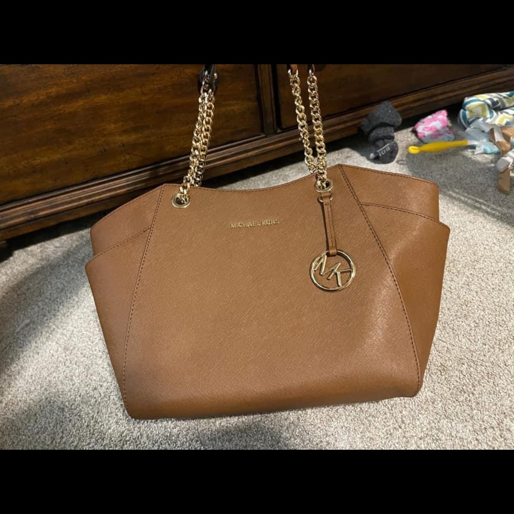 Like new Michael Kors!!
